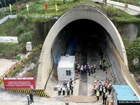 Jokowi Tiba-Tiba Akui Proyek Kereta Cepat Lagi Ada Masalah!