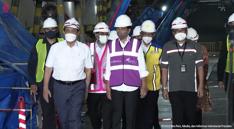 Keterangan Pers Presiden RI, Jokowi Setelah Meninjau Pintu Masuk Tunnel 2 Proyek KCJB, 17 Januari 2022 Keterangan Pers Presiden RI, Jokowi Setelah Meninjau Pintu Masuk Tunnel 2 Proyek KCJB, 17 Januari 2022