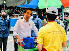 Bareng Kang Emil, Jokowi Sebar BLT Rp 1,2 Juta di Bandung