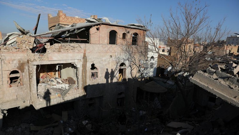 A view of a house hit by Saudi-led air strikes in Sanaa, Yemen, January 18, 2022. REUTERS/Khaled Abdullah