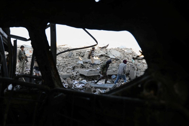 YEMEN-SAUDI/SECURITY A view of a house hit by Saudi-led air strikes in Sanaa, Yemen, January 18, 2022. REUTERS/Khaled Abdullah