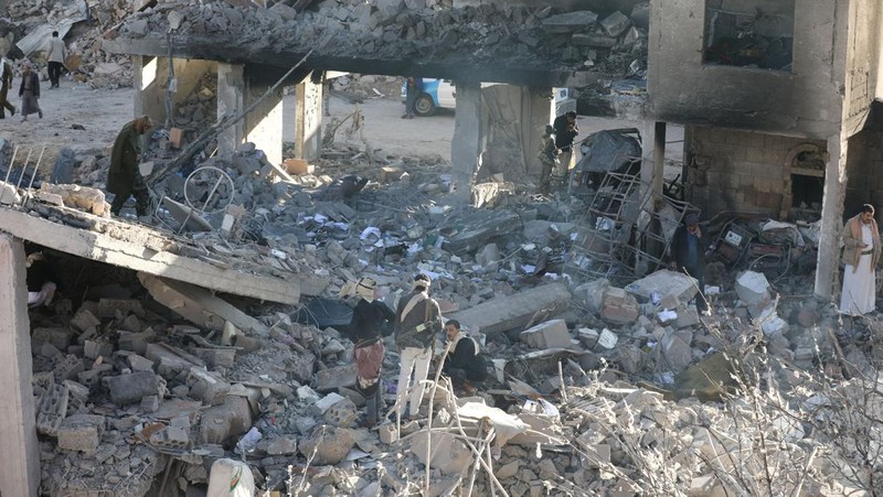 A view of a house hit by Saudi-led air strikes in Sanaa, Yemen, January 18, 2022. REUTERS/Khaled Abdullah