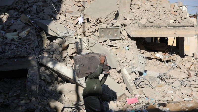 A view of a house hit by Saudi-led air strikes in Sanaa, Yemen, January 18, 2022. REUTERS/Khaled Abdullah