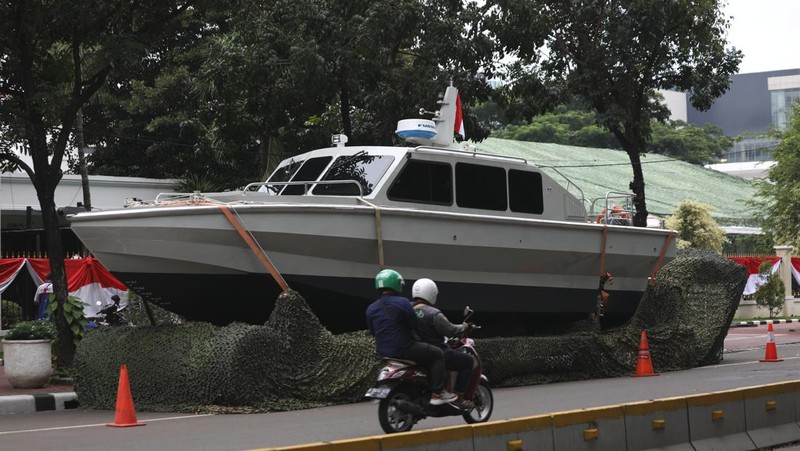 Kendaraan Taktis di Kawasan Jl, Merdeka (CNBC Indonesia/Tri Susilo)
