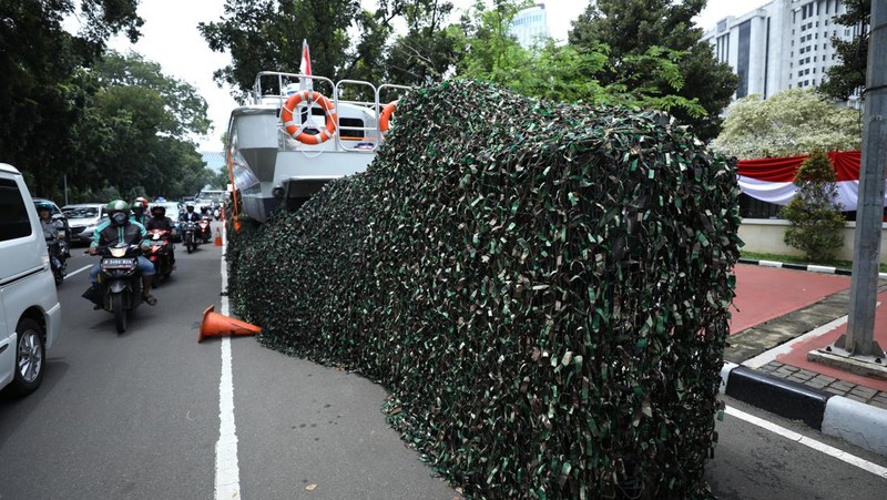 Kendaraan Taktis di Kawasan Jl, Merdeka (CNBC Indonesia/Tri Susilo)