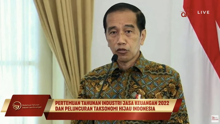 Presiden RI, Jokowi memberi pidato di acara Pertemuan Tahunan Industri Jasa Keuangan 2022 dan Peluncuran Taksonomi Hijau Indonesia di Istana Kepresidenan Bogor, Kamis,20/1/2022. (Tangkapan Layar Youtube OJK)