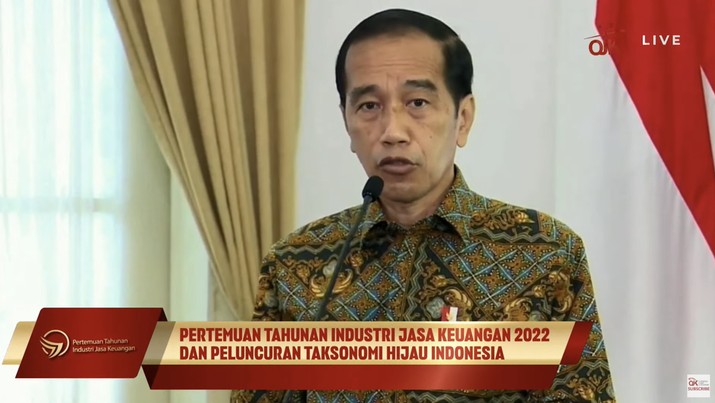 Presiden RI, Jokowi memberi pidato di acara Pertemuan Tahunan Industri Jasa Keuangan 2022 dan Peluncuran Taksonomi Hijau Indonesia di Istana Kepresidenan Bogor, Kamis,20/1/2022. (Tangkapan Layar Youtube OJK) Presiden RI, Jokowi memberi pidato di acara Pertemuan Tahunan Industri Jasa Keuangan 2022 dan Peluncuran Taksonomi Hijau Indonesia di Istana Kepresidenan Bogor, Kamis,20/1/2022. (Tangkapan Layar Youtube OJK)