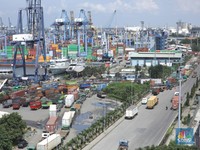 Macet Parah! Klakson Truk Bersautan di Pelabuhan Priok!