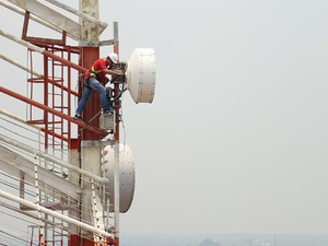 Menanti Lelang Frekuensi Demi Kecepatan Internet Indonesia Ngebut