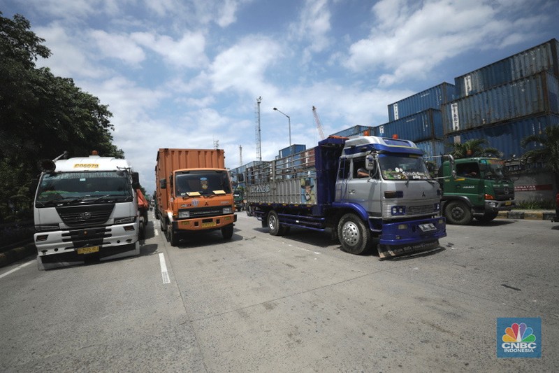 Truk Muat Tanjung Priok (CNBC Indonesia/ Tri Susilo)