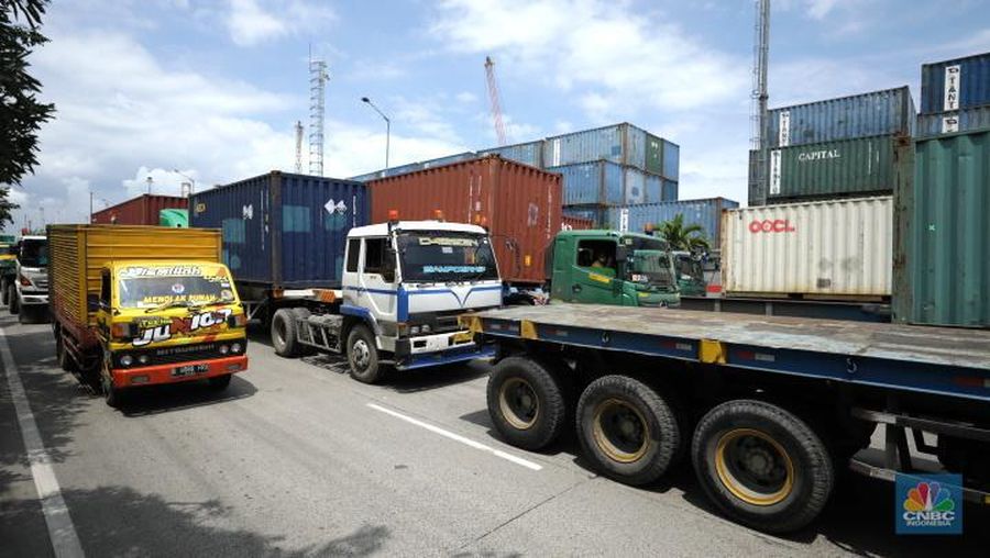 Truk Muat Tanjung Priok (CNBC Indonesia/ Tri Susilo)