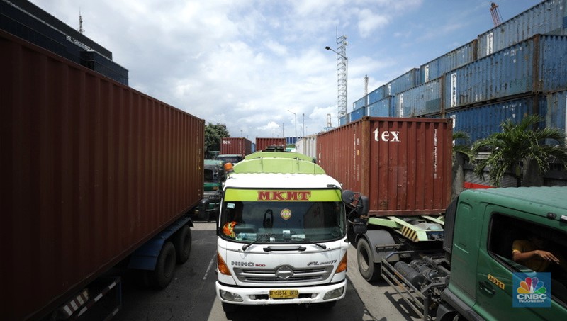 Truk Muat Tanjung Priok (CNBC Indonesia/ Tri Susilo)
