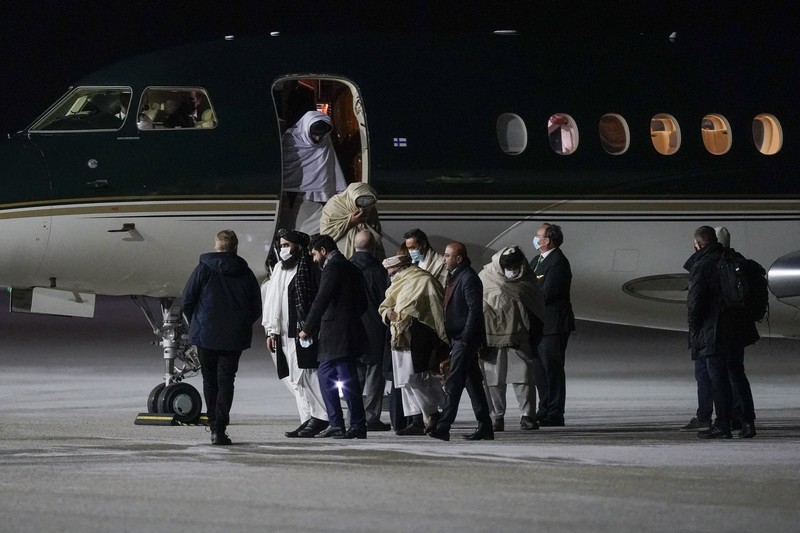AFGHANISTAN-NORWAY/ Representatives of the Taliban arrive in Norway to have talks with Western representatives about human rights and emergency aid, in Gardermoen, Norway, January 22, 2022. NTB/Terje Bendiksby via REUTERS ATTENTION EDITORS - THIS IMAGE WAS PROVIDED BY A THIRD PARTY. NORWAY OUT. NO COMMERCIAL OR EDITORIAL SALES IN NORWAY.
