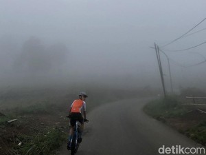 Cuaca Jogja Hari Ini: Lereng Gunung Merapi Berkabut Mulai Sore
