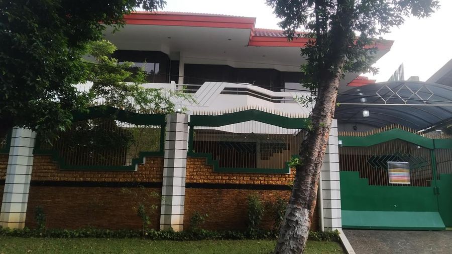 Ilustrasi Rumah Dijual di Kawasan Pondok Indah (Versi Blur)