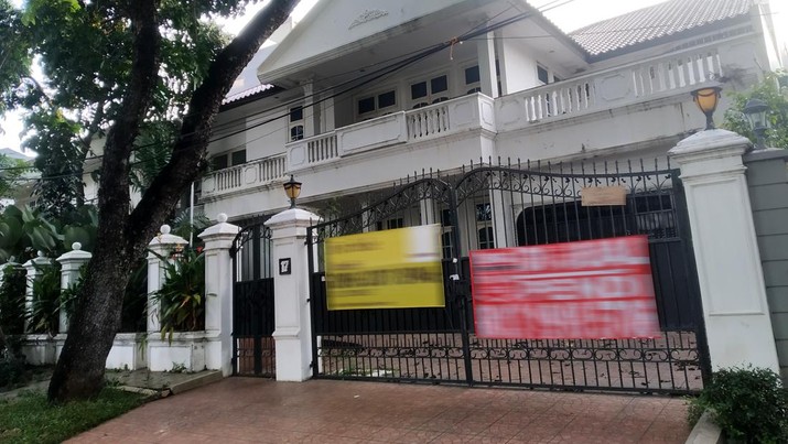 Ilustrasi Rumah Dijual di Kawasan Pondok Indah (Versi Blur) Ilustrasi Rumah Dijual di Kawasan Pondok Indah (Versi Blur)