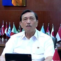 Bagai 'Teater Perang', Luhut Beri Kode Jakarta PPKM Level 3