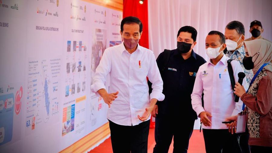 Presdien Joko Widodo (Jokowi) Saat Groundbreaking Proyek Hilirisasi Batu Bara Menjadi Dimetil Eter, Kab. Muara Enim, Senin (24/1/222). (Foto: BPMI Setpres)
