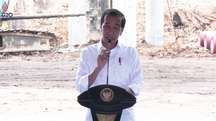 Presdien Joko Widodo (Jokowi) Saat Groundbreaking Proyek Hilirisasi Batu Bara Menjadi Dimetil Eter, Kab. Muara Enim, Senin (24/1/222). (Tangkapan Layar Youtube Sekretariat Presiden)