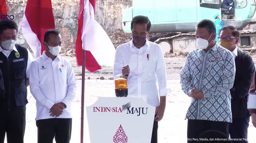 Presdien Joko Widodo (Jokowi) Saat Groundbreaking Proyek Hilirisasi Batu Bara Menjadi Dimetil Eter, Kab. Muara Enim, Senin (24/1/222). (Tangkapan Layar Youtube Sekretariat Presiden)