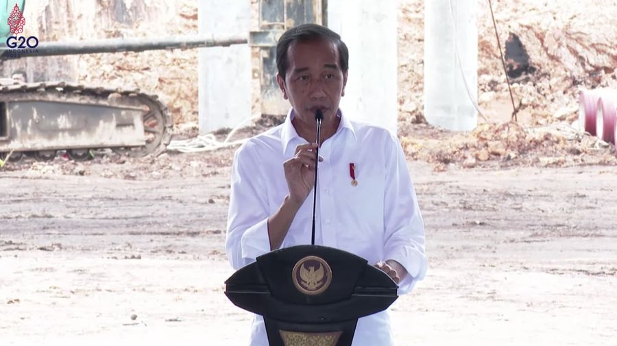 Presdien Joko Widodo (Jokowi) Saat Groundbreaking Proyek Hilirisasi Batu Bara Menjadi Dimetil Eter, Kab. Muara Enim, Senin (24/1/222). (Tangkapan Layar Youtube Sekretariat Presiden)