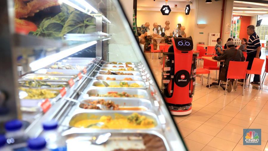 Bellabot, robot pesan-antar makanan sedang diujicoba di area Food Temptation Mal Kelapa Gading Jakarta, Senin (24/1/2022). Penggunaan robot ditujukan mempermudah mitra driver saat menggunakan fitur order sekaligus sehingga cukup mengambil pesanan di satu titik pengumpulan (pick up point) dan mengurangi antrean. Layanan pesan antar makanan GoFood memperkenalkan teknologi robot otomatis untuk mendukung pemesanan makanan melalui fitur Order Sekaligus. Inovasi ini menempatkan GoFood sebagai perusahaan pertama yang memanfaatkan Sistem Kendaraan Tak Berawak (unmanned vehicle system/UVS) untuk layanan pesan antar makanan di Indonesia. Robot Otomatis yang digunakan ini berfungsi mengonsolidasi pesanan dalam fitur GoFood Order Sekaligus dari berbagai mitra UMKM yang berada di area Food Temptation MKG. Setelah itu, robot akan menyerahkan pesanan ke gerai kasir sebagai titik pengumpulan. Pesanan yang sudah selesai kemudian bisa diambil mitra pengemudi untuk diantar ke alamat para pemesan. Diharapkan hadirnya inovasi ini juga dapat mempermudah mitra pengemudi dalam mengambil pesanan Order Sekaligus. Order Sekaligus sendiri adalah salah satu fitur GoFood yang memungkinkan pelanggan memesan makanan/minuman dari banyak resto sekaligus di satu lokasi melalui satu pengiriman. Fitur Order Sekaligus kini bisa dimanfaatkan di 41 lokasi di 7 kota besar termasuk Jabodetabek, Bandung dan Surabaya. Hingga pertengahan 2021, ekspansi lokasi untuk Order Sekaligus ini meningkat 8 kali sejak diperkenalkan pada September 2020.  (CNBC Indonesia/ Muhammad Sabki)