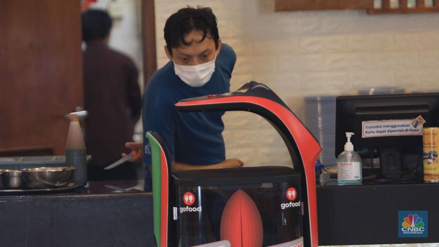 Robot Pengantar makanan