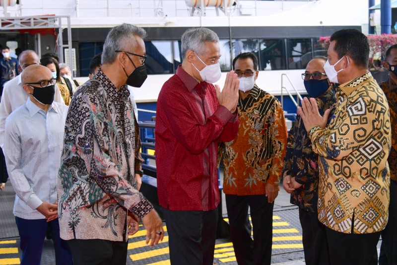 Perdana Menteri Singapura Lee Hsien Loong tiba di Bintan untuk melakukan pertemuan dengan Presiden Joko Widodo (Jokowi)  di Kabupaten Bintan, Kepulauan Riau, Selasa (25/1/2022). (Laily Rachev - Biro Pers Sekretariat Presiden)