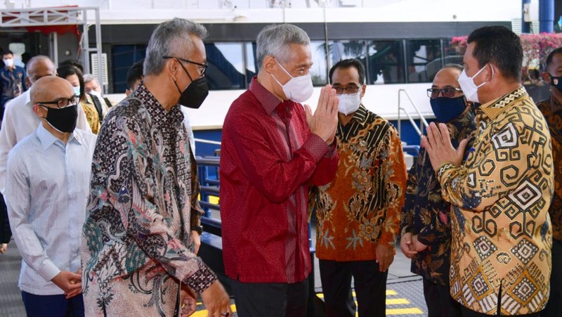 Perdana Menteri Singapura Lee Hsien Loong tiba di Bintan untuk melakukan pertemuan dengan Presiden Joko Widodo (Jokowi)  di Kabupaten Bintan, Kepulauan Riau, Selasa (25/1/2022). (Laily Rachev - Biro Pers Sekretariat Presiden)