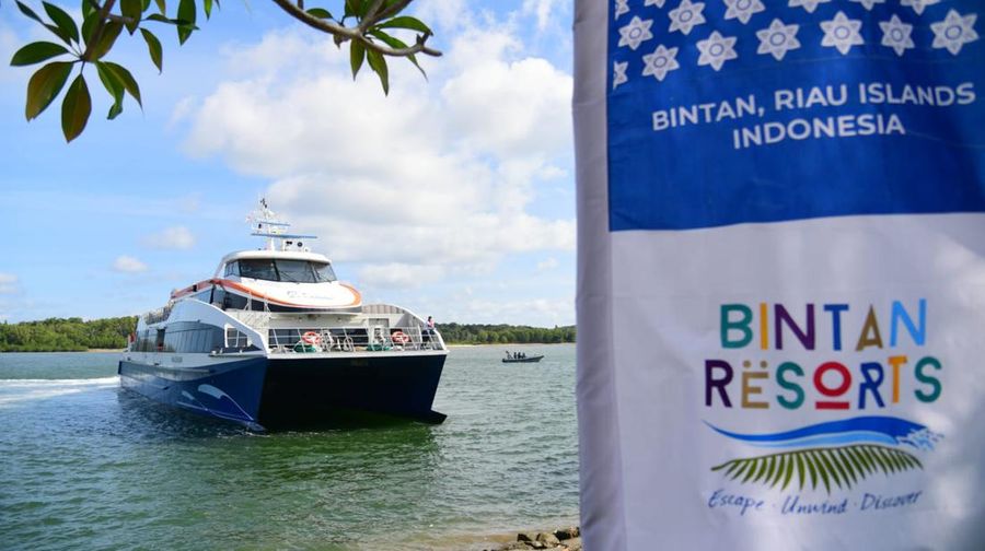 Perdana Menteri Singapura Lee Hsien Loong tiba di Bintan untuk melakukan pertemuan dengan Presiden Joko Widodo (Jokowi)  di Kabupaten Bintan, Kepulauan Riau, Selasa (25/1/2022). (Laily Rachev - Biro Pers Sekretariat Presiden)