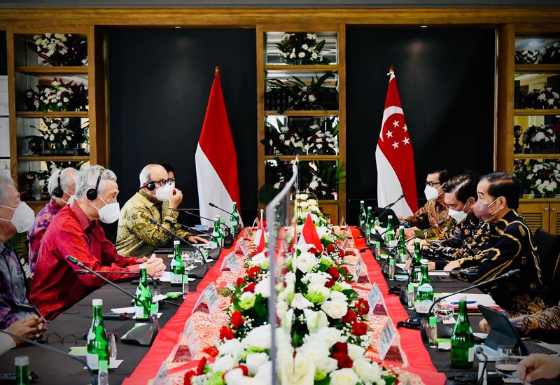 Perdana Menteri Singapura Lee Hsien Loong tiba di Bintan untuk melakukan pertemuan dengan Presiden Joko Widodo (Jokowi)  di Kabupaten Bintan, Kepulauan Riau, Selasa (25/1/2022). (Laily Rachev - Biro Pers Sekretariat Presiden)