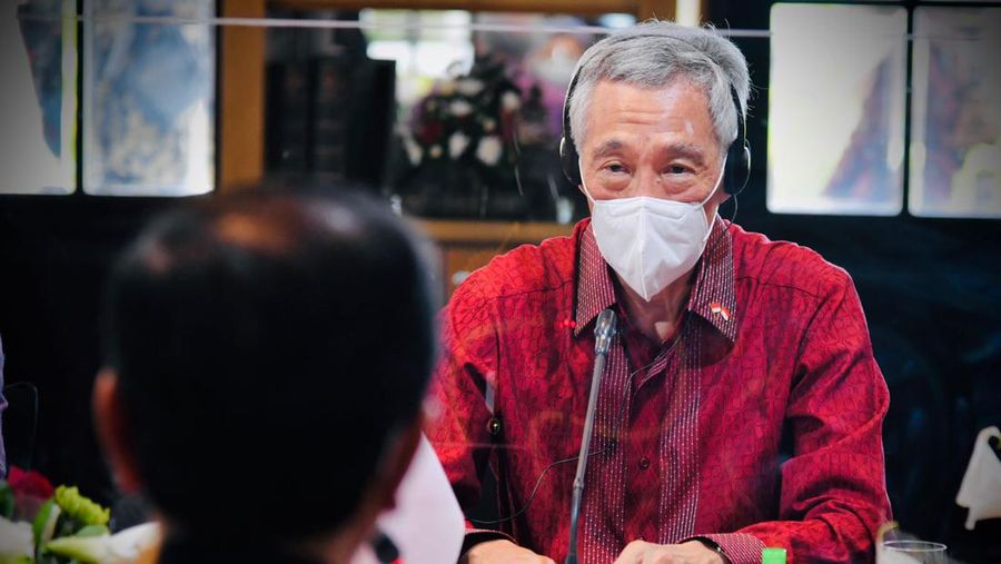 Presiden Joko Widodo (Jokowi) melakukan pertemuan dengan Perdana Menteri Singapura Lee Hsien Loong di Veranda The Bar, The Sanchaya Resort Bintan, Prov Kepri. Selasa (25/01/2022). (Laily Rachev - Biro Pers Sekretariat Presiden)