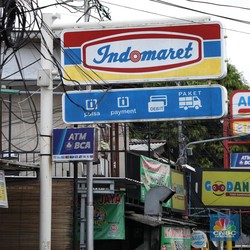 Alasan Lokasi Indomaret dan Alfamart Berdekatan Padahal Saingan