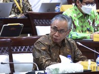OJK: Ekonomi Memang Membaik, Tapi Lukanya Terlalu Dalam