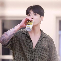 Tak Cuma Jungkook BTS, 5 Idol Ini Pernah Jadi Korban Sasaeng