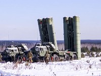 Putin Kosongkan Pangkalan Pertahanan Militer Rusia, Ada Apa?