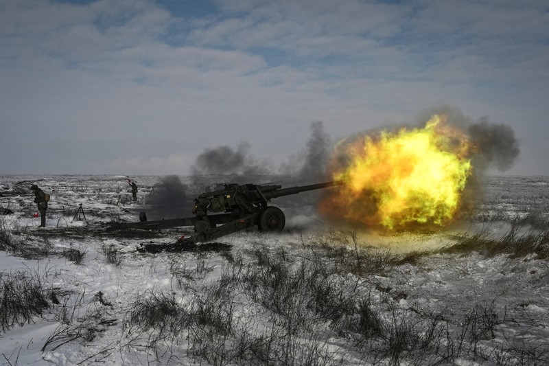 Latihan Militer Rusia di jajaran Kadamovsky di wilayah Rostov, Rusia Tank tempur utama T-72B3 Rusia ikut dalam latihan militer angkatan bersenjata Distrik Militer Selatan di jajaran Kadamovsky di wilayah Rostov, Rusia (27/1/2022). (REUTERS/Sergey Pivovarov)