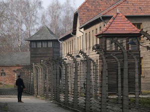 Elon Musk Mampir ke Kamp Konsentrasi Nazi di Auschwitz, Ada Apa?