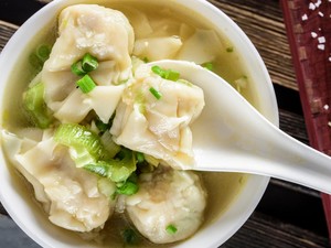 3 Resep Pangsit Ayam hingga Udang Kuah Bening yang Nikmat
