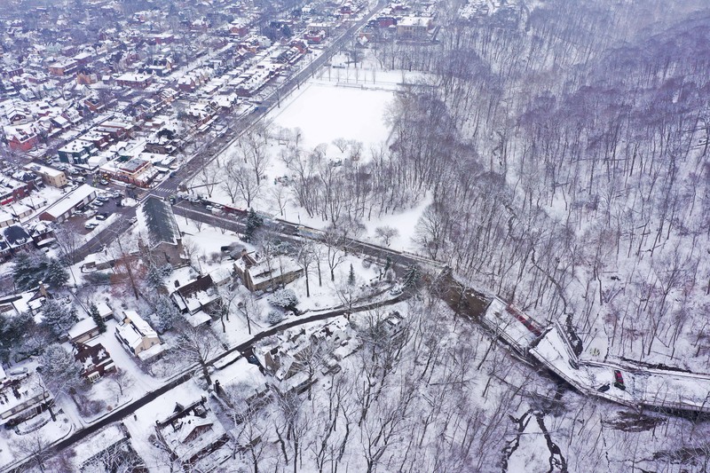 Jembatan di Pittsburgh AS Runtuh (REUTERS/DRONE BASE) Jembatan di Pittsburgh AS Runtuh (REUTERS/DRONE BASE)