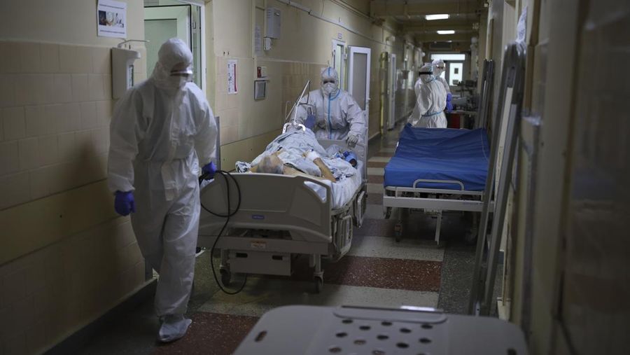 Lonjakan kasus Covid-19 di Rusia (AP/Vitaliy Timkiv)