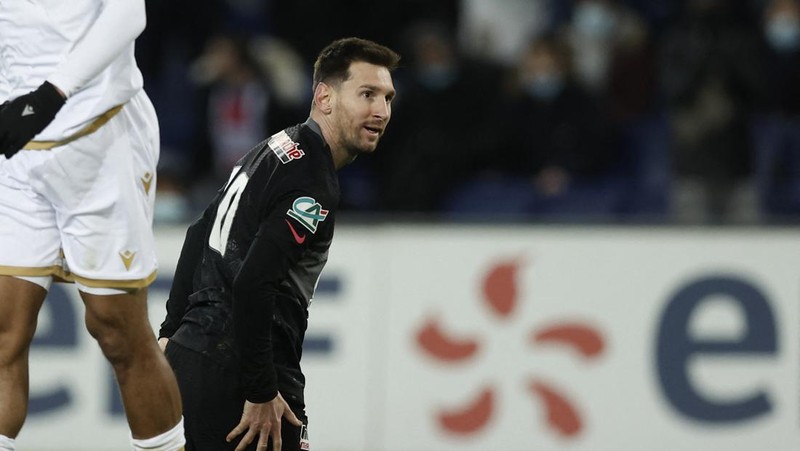 Lionel Messi pakai nomor punggung 10 di laga PSG vs Nice dalam lanjutan Piala Prancis. (REUTERS/BENOIT TESSIER)
