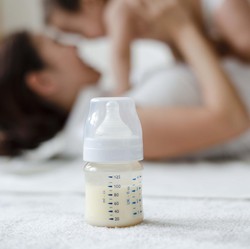 Wanita Ini Pecahkan Rekor 'Produsen' ASI Terbanyak di Dunia