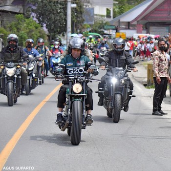Penampakan Kerumunan Warga Saat Jokowi 'Blusukan' di Sumut