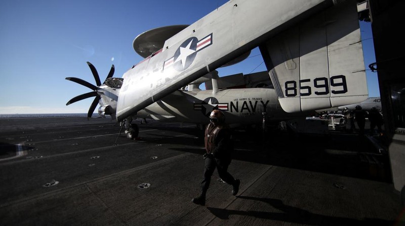 Kapal induk Amerika Serikat (AS), USS Harry S Truman, menggelar latihan militer di perairan Laut Adriatik  (REUTERS/YARA NARDI)