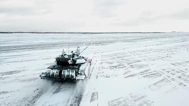 Citra satelit yang diambil pada Rabu (2/2/2022) waktu setempat, menunjukkan pasukan darat Rusia dalam jumlah besar ditempatkan di Kota Yelnya, Region Smolensk Oblast. Negara barat seperti AS dan NATO mengaku khawatir dengan aktivitas Rusia yang menempatkan pasukannya di perbatasan dengan Ukraina (via REUTERS/MAXAR TECHNOLOGIES)