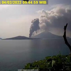 Waspada! Gunung Anak Krakatau Meletus, Semburan 3.000 Meter