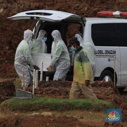 'Lonceng' Bahaya Berbunyi! Kasus Covid-19 RI Naik 3x Lipat