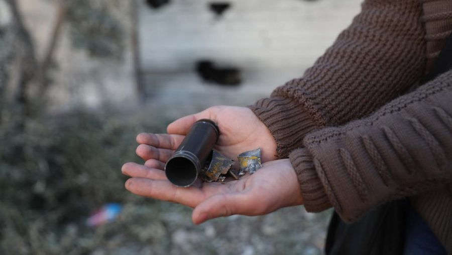 Gambar dari video yang disediakan oleh Departemen Pertahanan dan dirilis pada 3 Februari 2022, menunjukkan kompleks sebelum serangan di mana Abu Ibrahim al-Hashimi al-Qurayshi, pemimpin Kelompok Negara Islam, tewas di provinsi Idlib barat laut Suriah. (Department of Defense via AP)