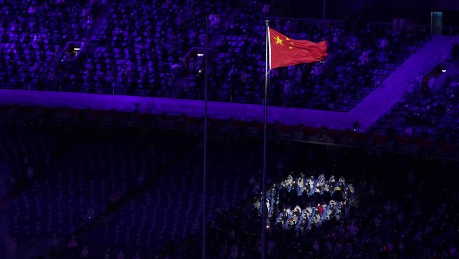 Pembukaan Olimpiade musim dingin Beijing 2022 digelar di Bird's Nest Stadium (AP/Bernat Armangue)